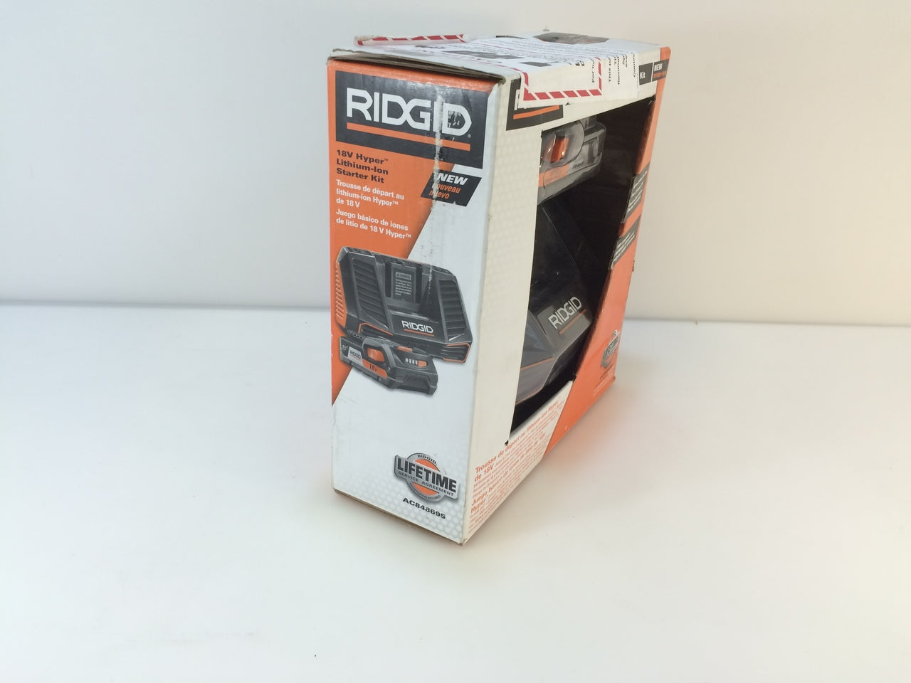 RIDGID AC848695 18 Volt Hyper Lithium Ion Starter Kit