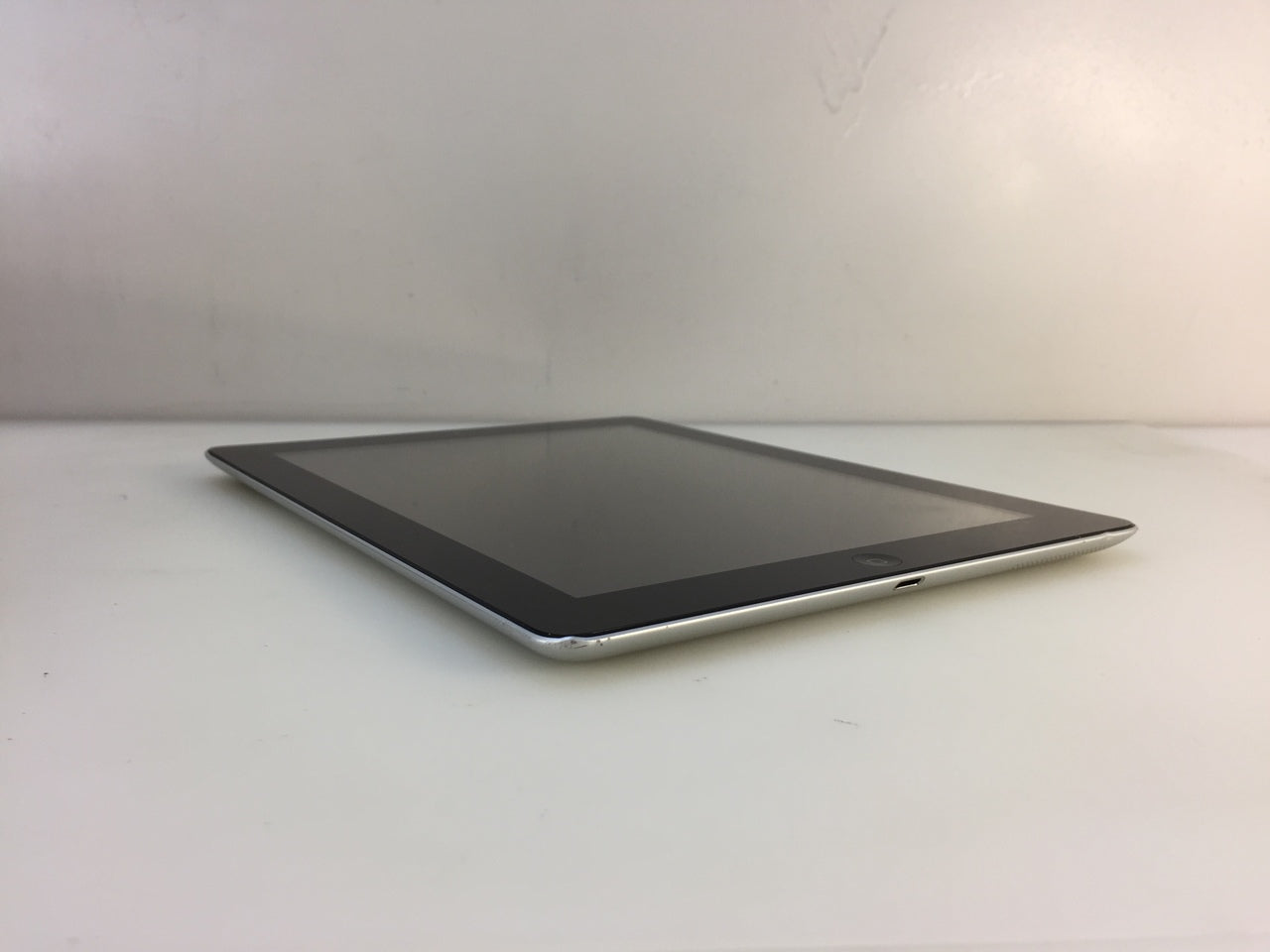 Apple iPad 4 4th on sale Generation A1458 32GB Black Wi-Fi MD511LL/A Retina Display 9.7