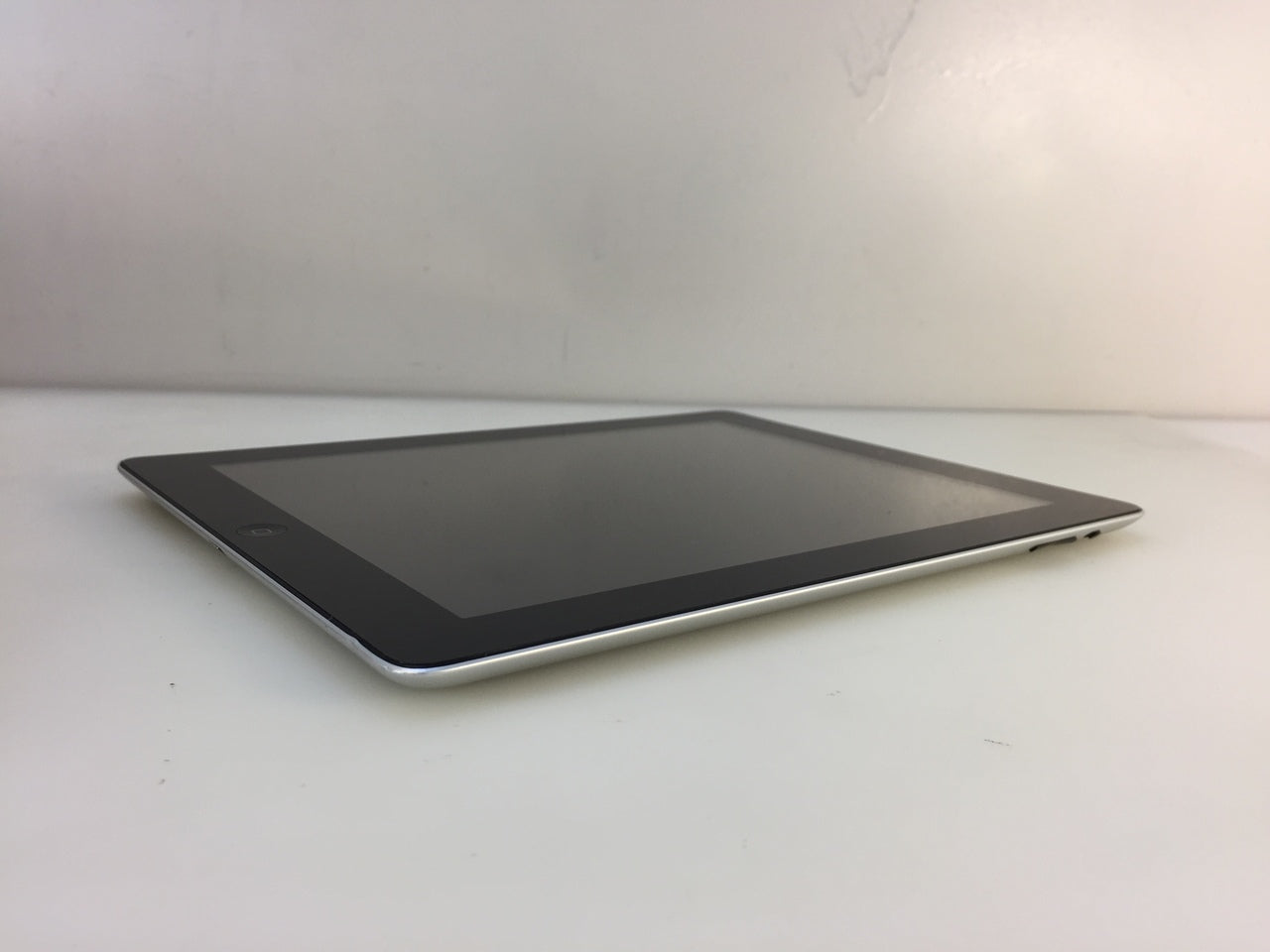 Apple iPad 4th Gen Retina WiFi on sale Tablet 9.7