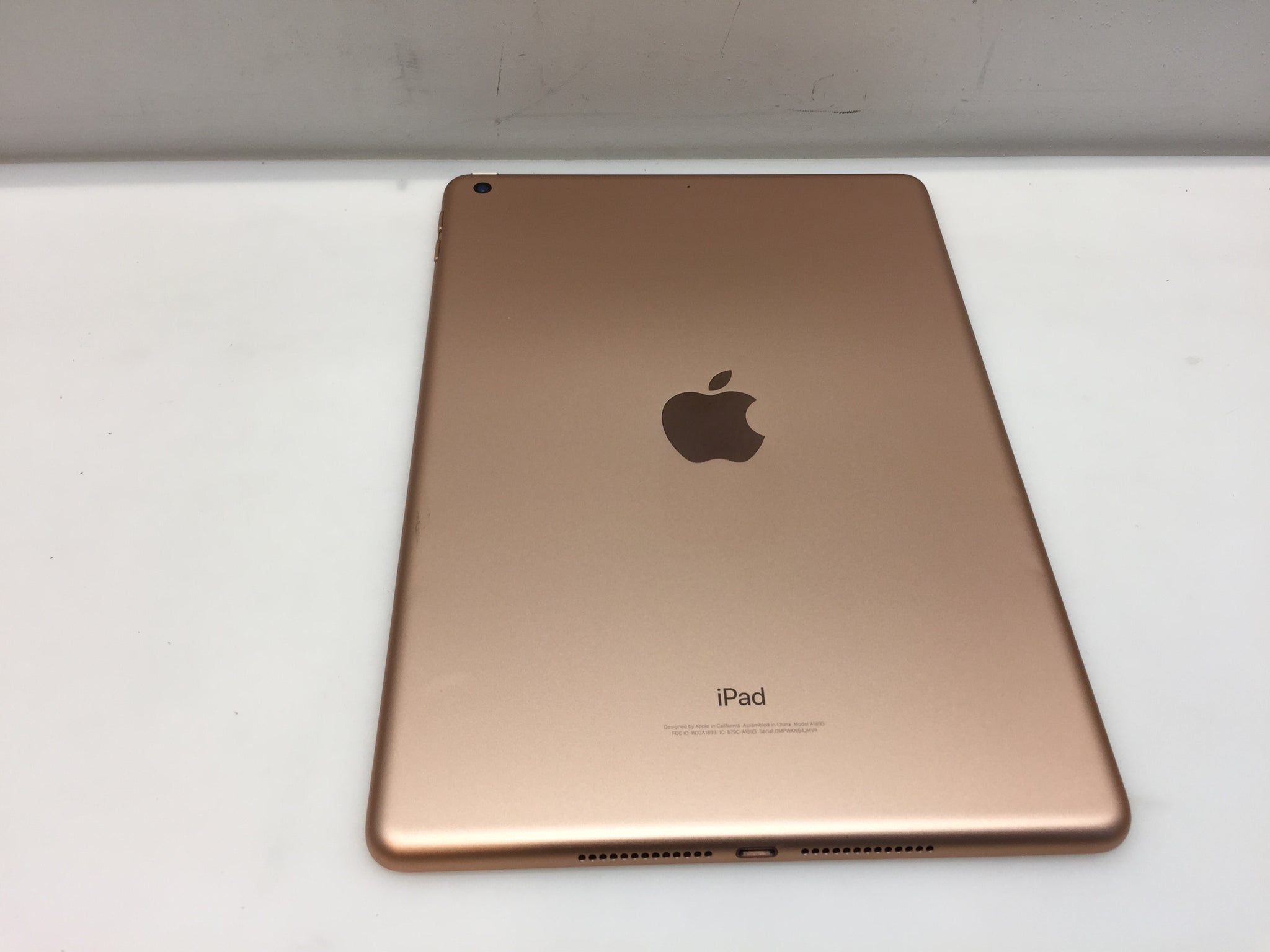 Apple iPad 6th Generation 32GB high quality in Rose Gold