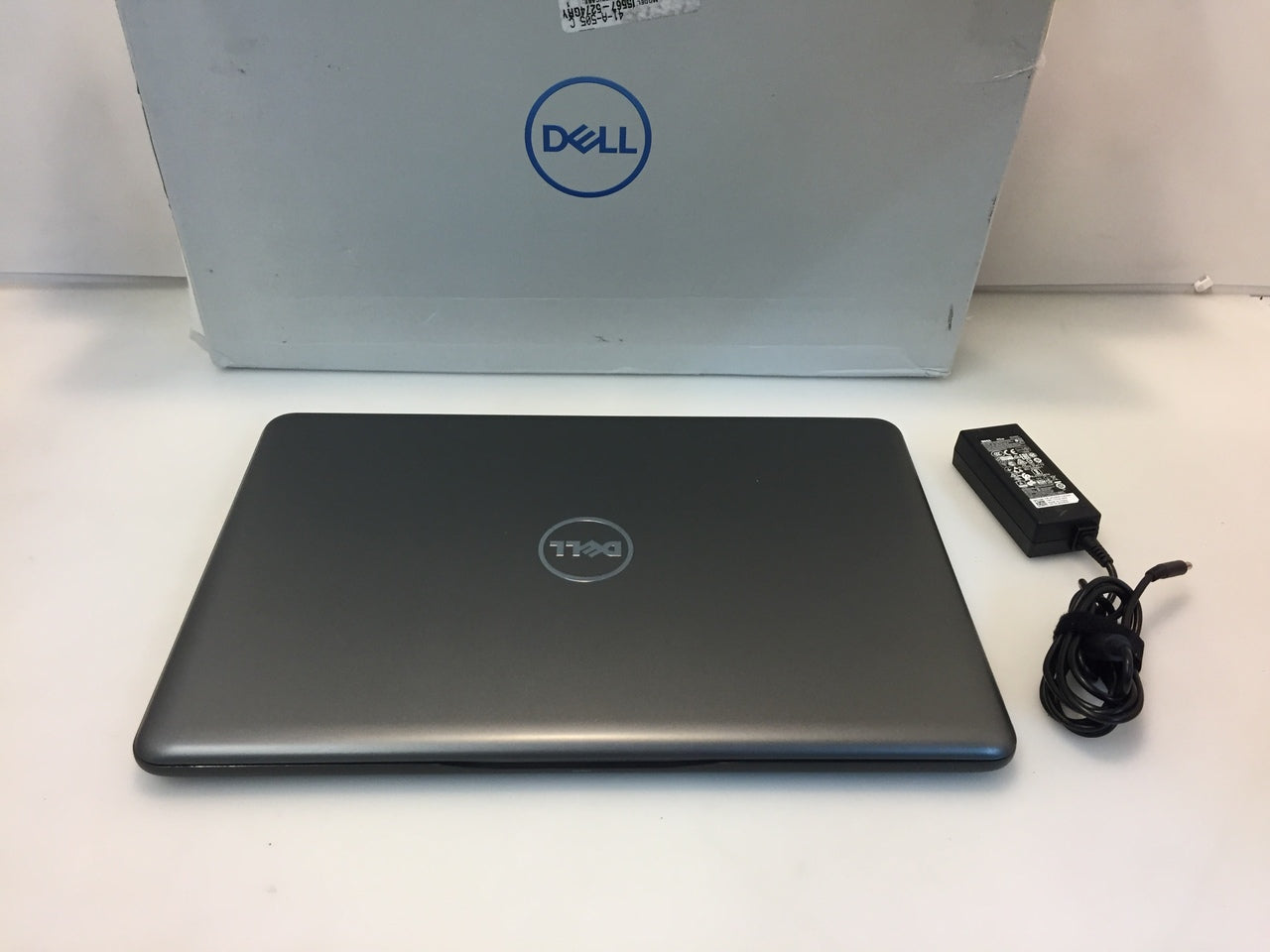 Laptop Dell Inspiron 15 5567 i5567-5274GRY 15.6