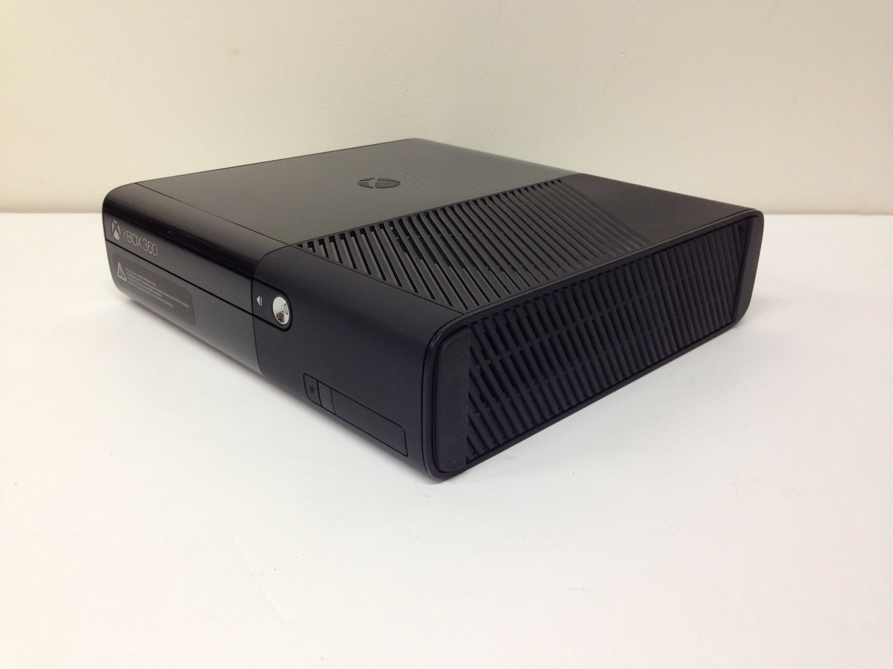 Top Microsoft Xbox 360 E Black 4GB Console -Like New!