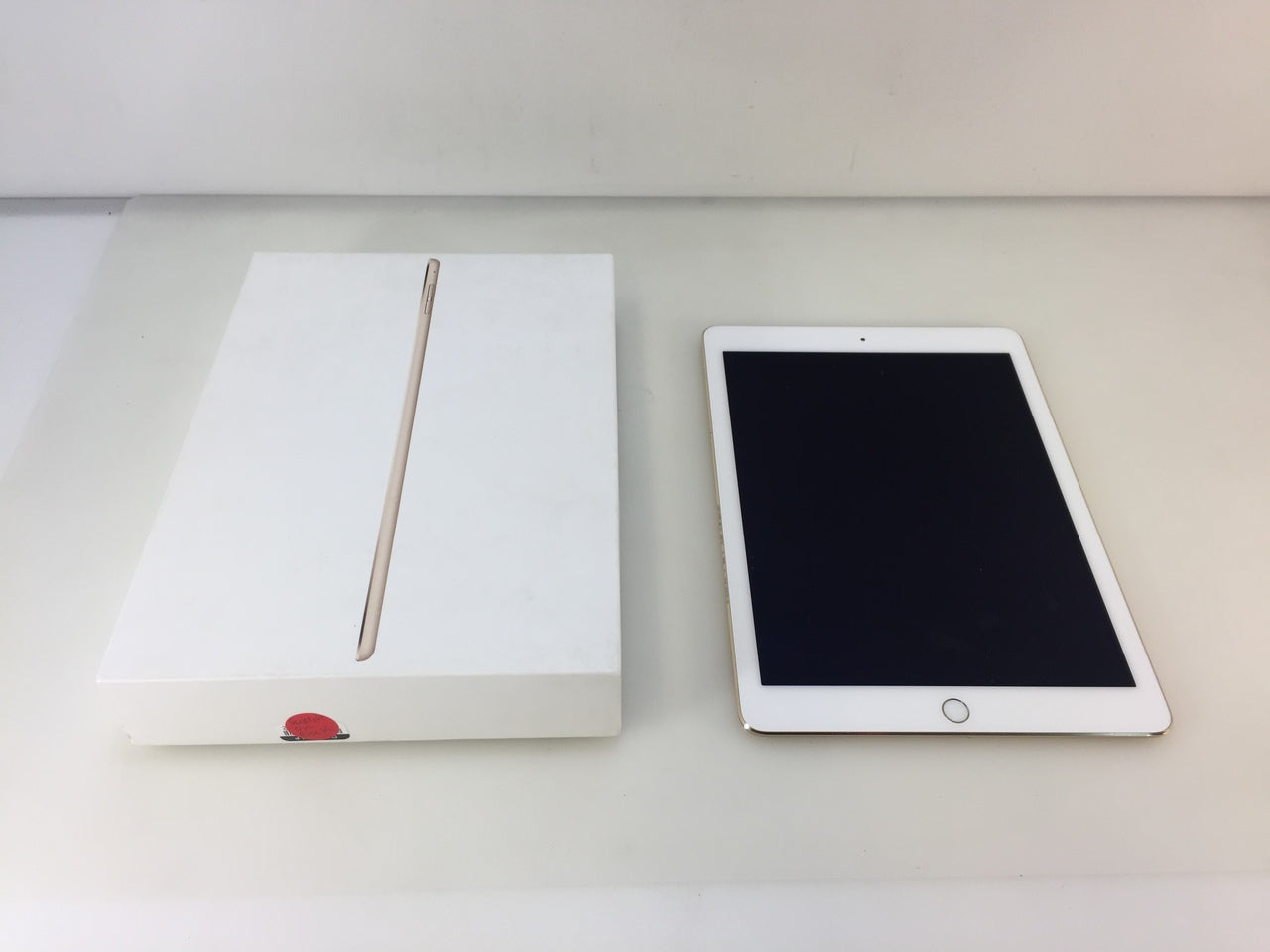 Apple iPad Air 2 A1566 64GB 2GB shops 9.7