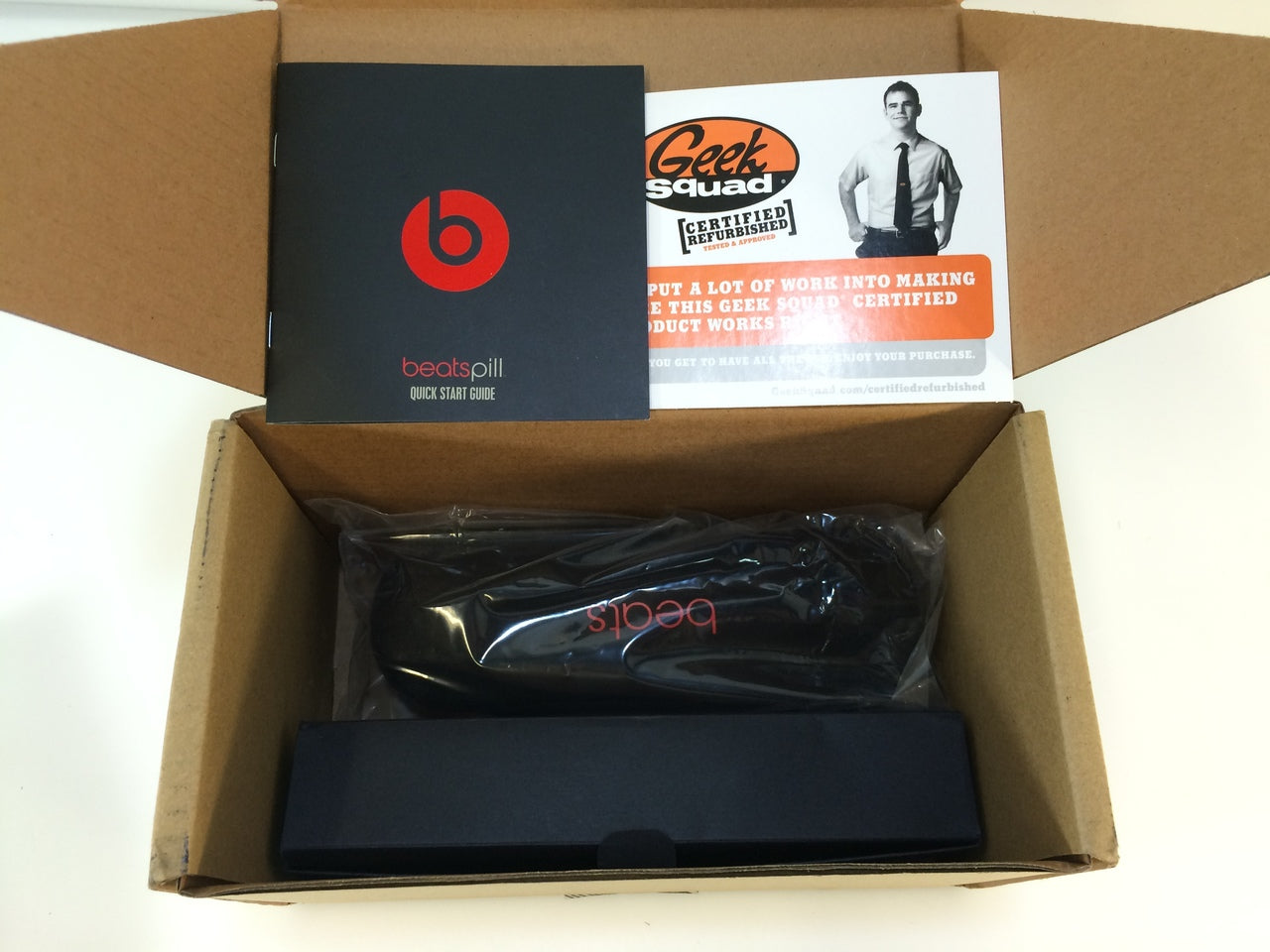 Beats by Dr. Dre - Pill high quality 2.0 Speaker (B0513) with original Box and cords