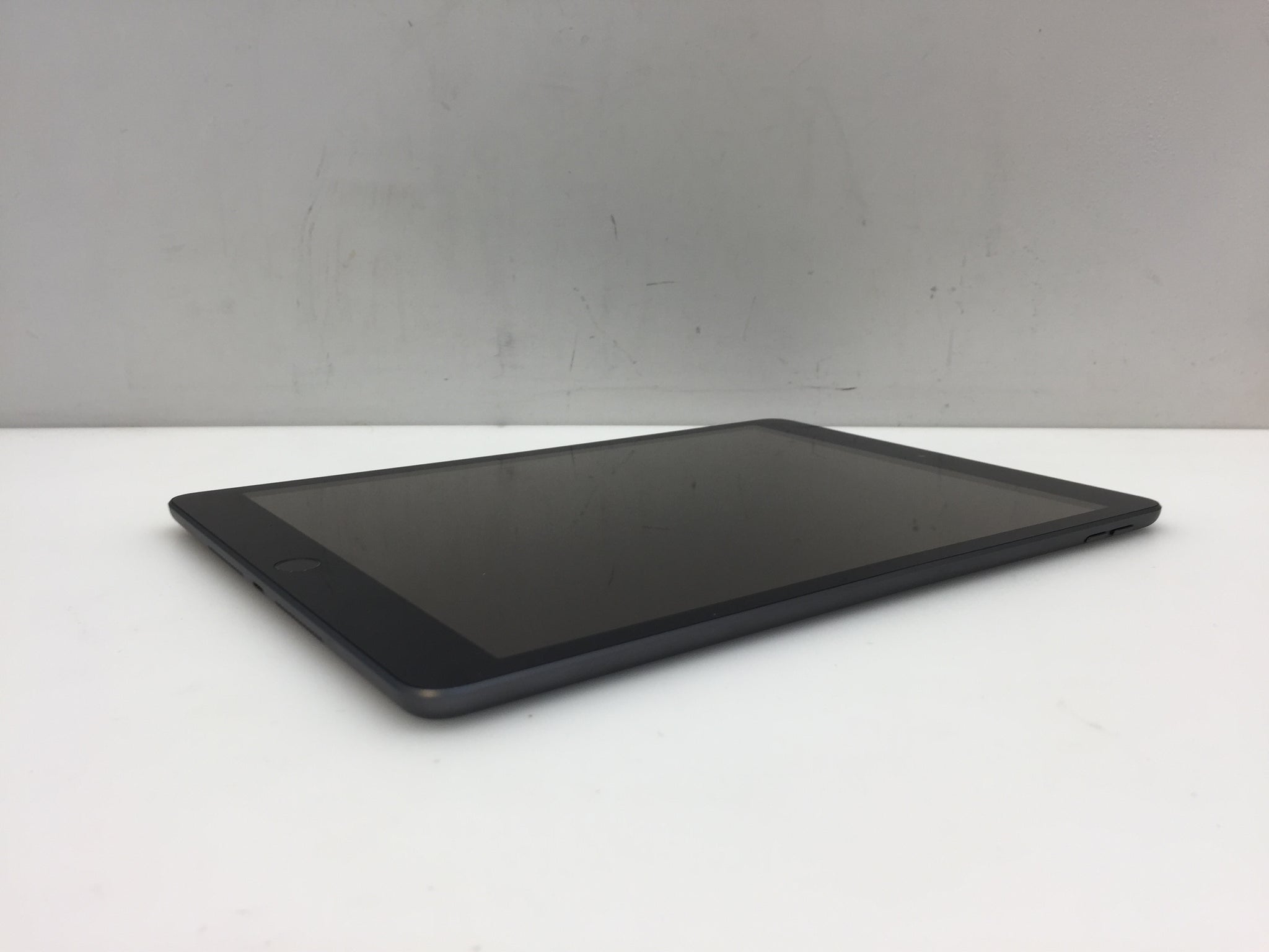 2024 Apple iPad 7th Generation 32GB in Black