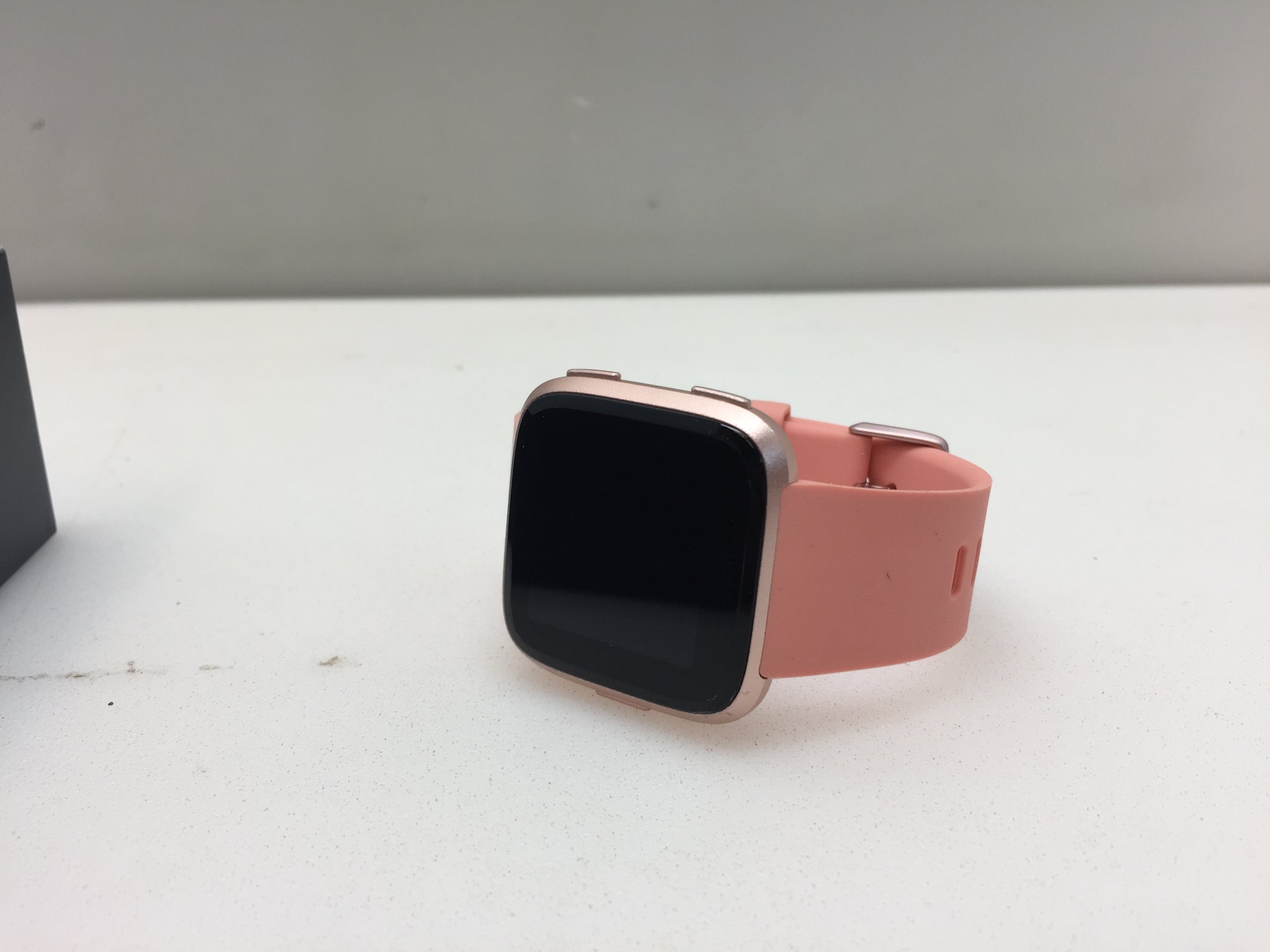 Fitbit Versa FB504RGPK Fitness Smartwatch Peach Rose Gold Aluminium NT Electronics LLC