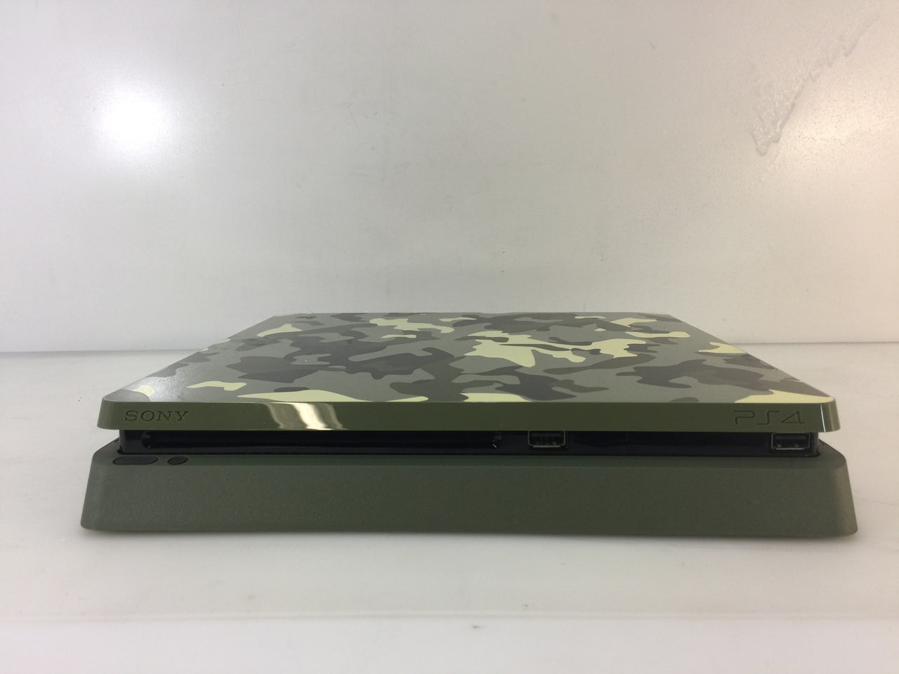 PlayStation outlet 4 Slim Console in Green Camouflage 1 TB