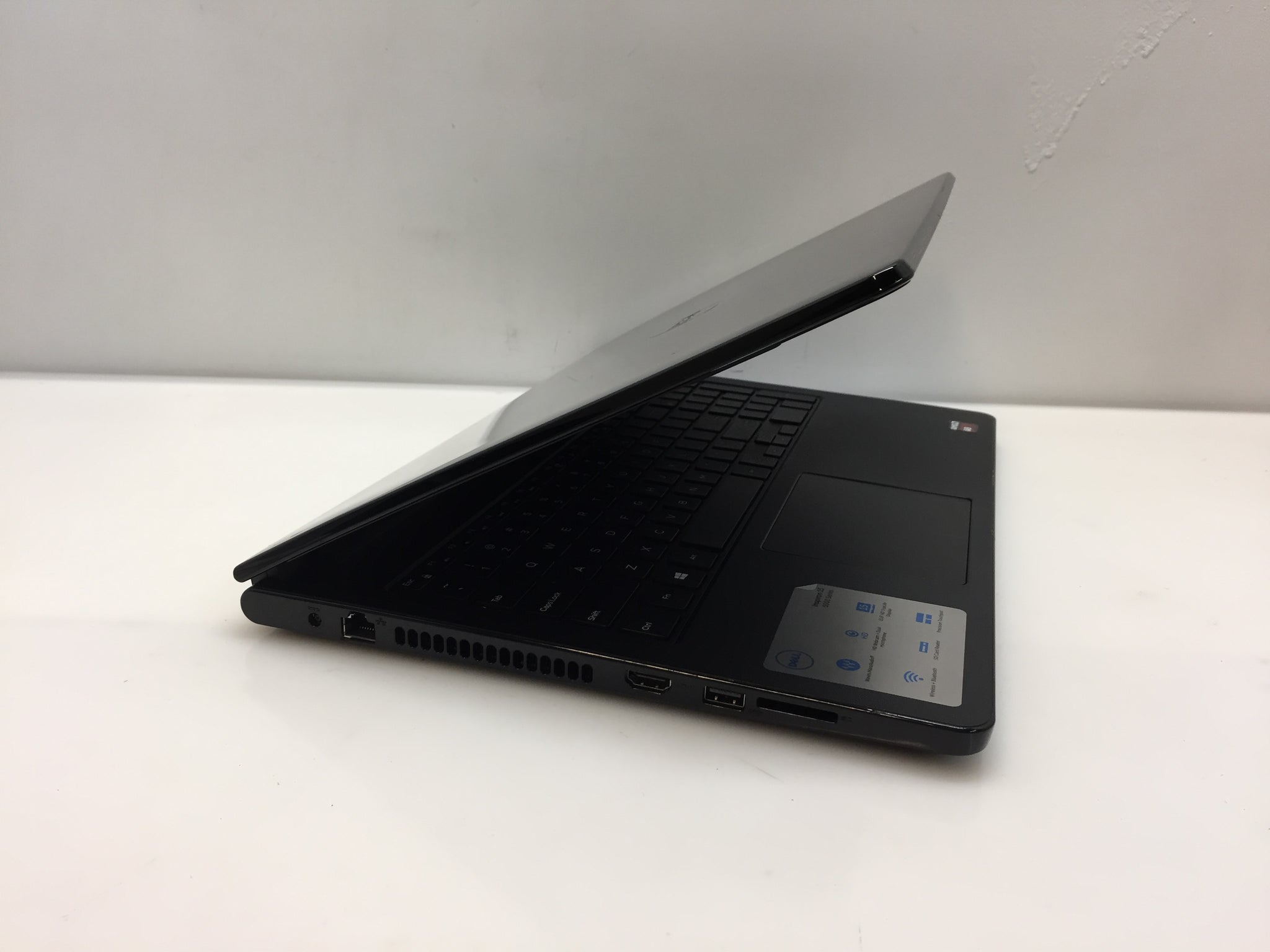 Dell Inspiron Laptop with Windows 10 , 500GB, outlets 6gb