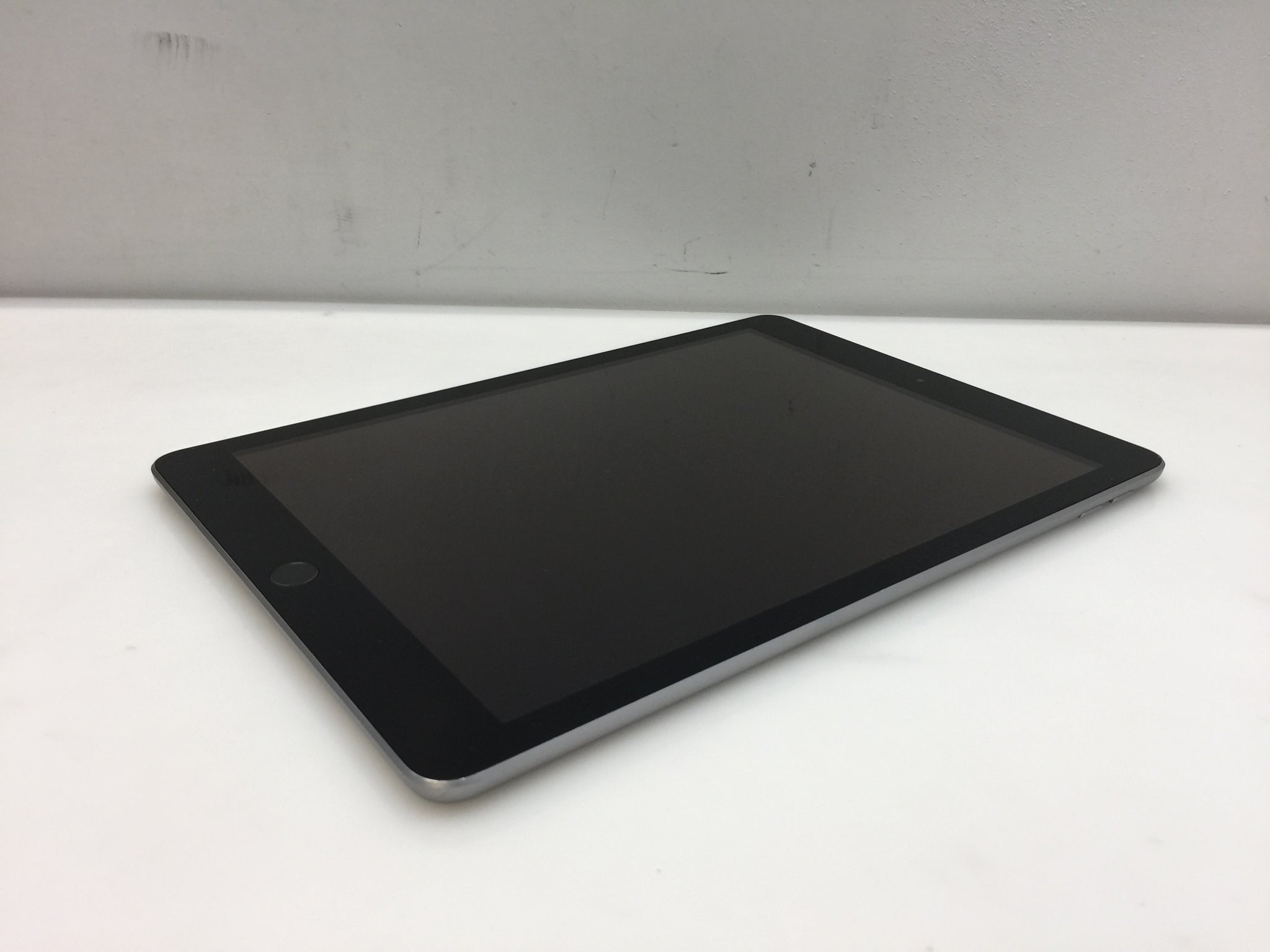 Outlet Apple iPad 6th Generation 128 GB in Space Gray