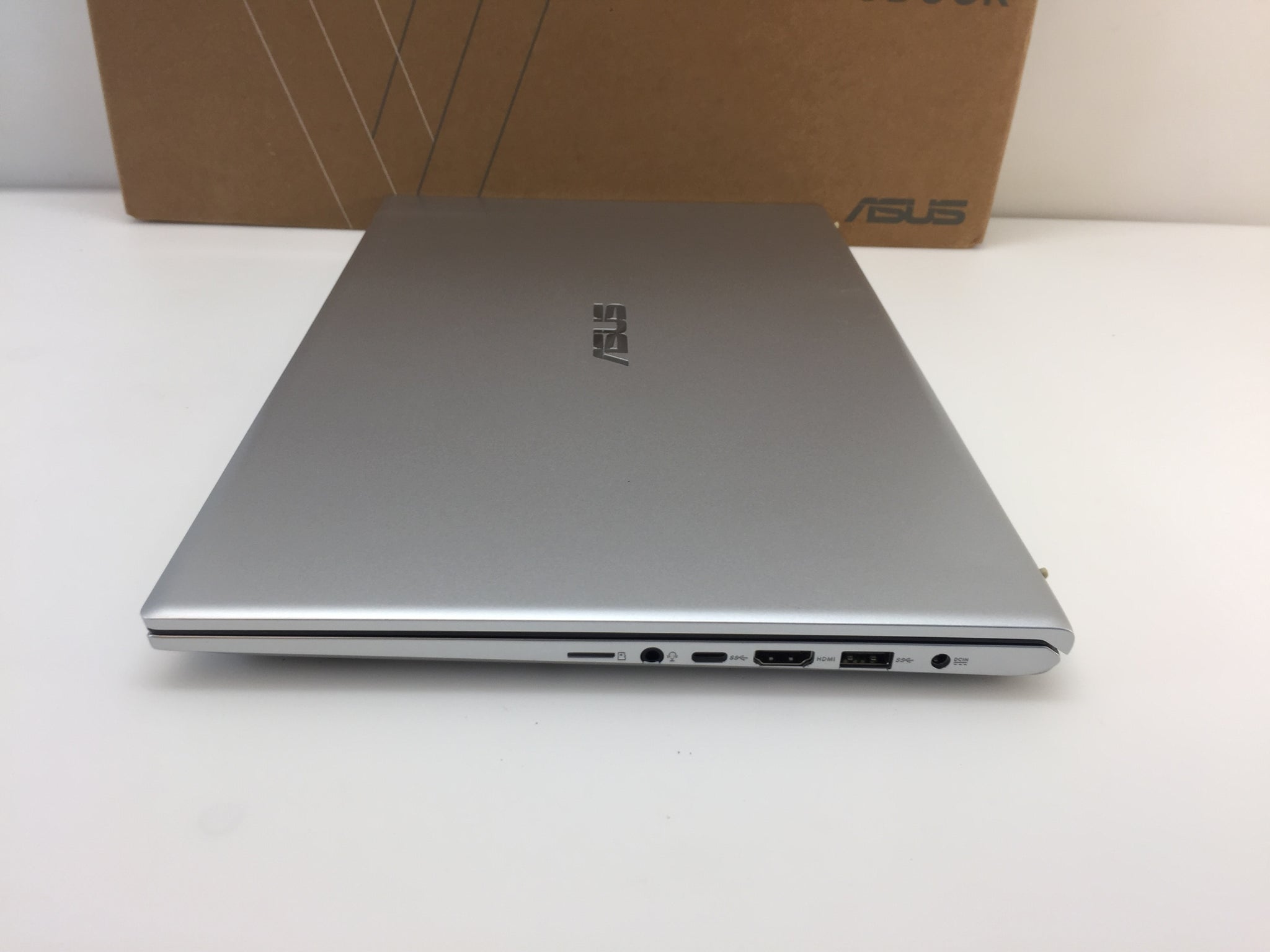 Asus Vivobook X512D 15.6