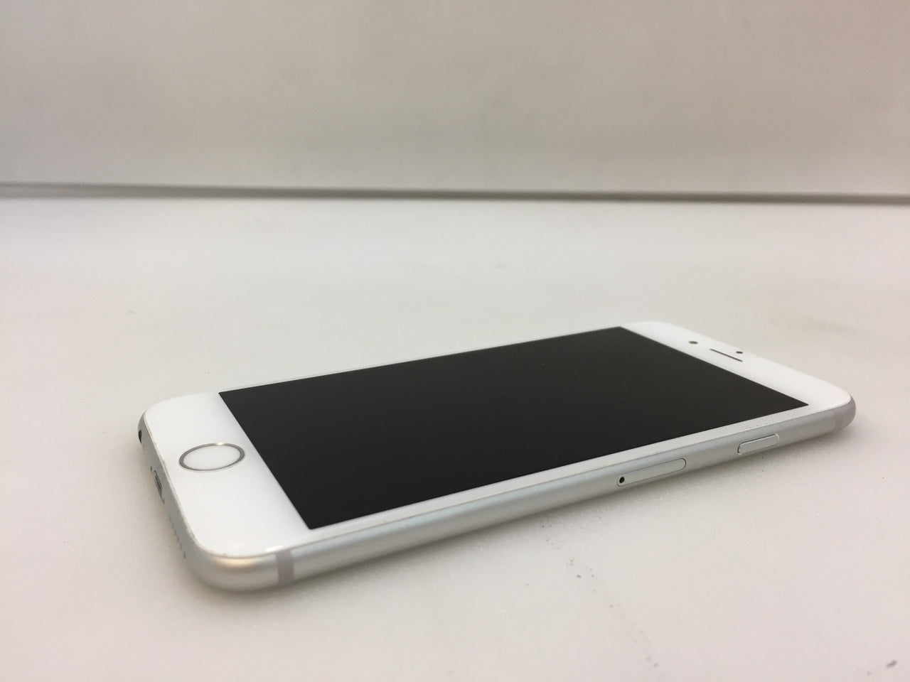 USED Apple iPhone 6S 16GB deals in Silver Unlocked with Charger Cord