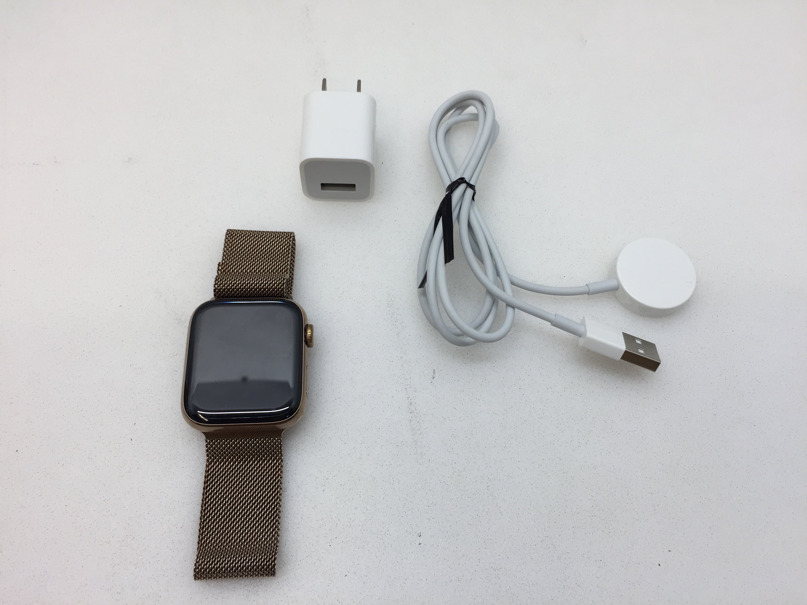 Apple watch series 4 gold aluminum with hotsell milanese loop