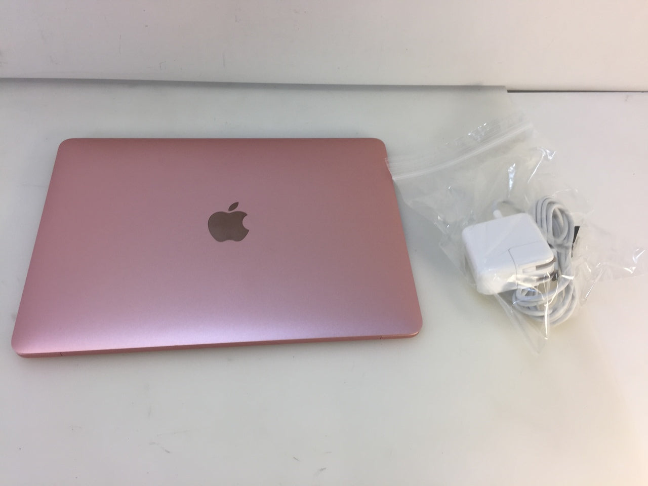 Apple MacBook 12'' Intel m5 8GB 512GB Rose Gold Laptop MMGM2LL/A (April,  2016)