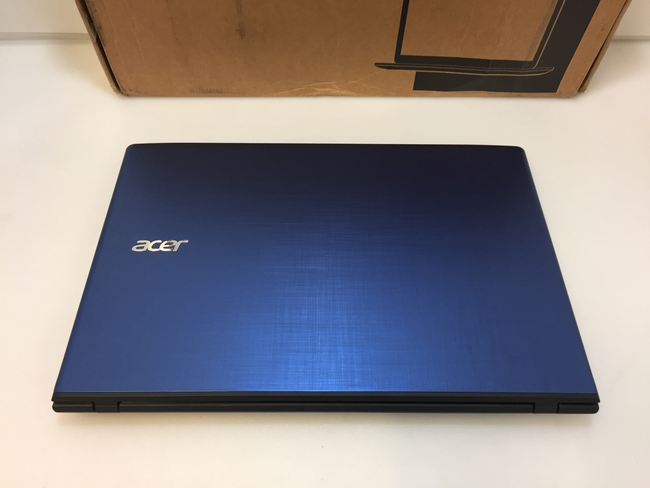 Acer Aspire online E15 Blue Laptop 1TB HDD 8GB Ram Windows 10 w charger