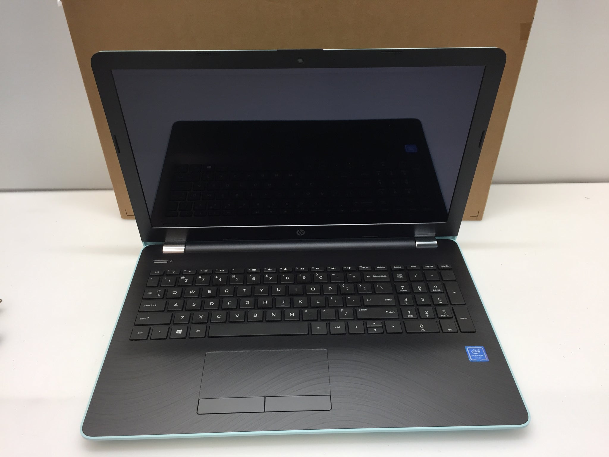 Laptop netbook 15 n3710 selling touchscreen