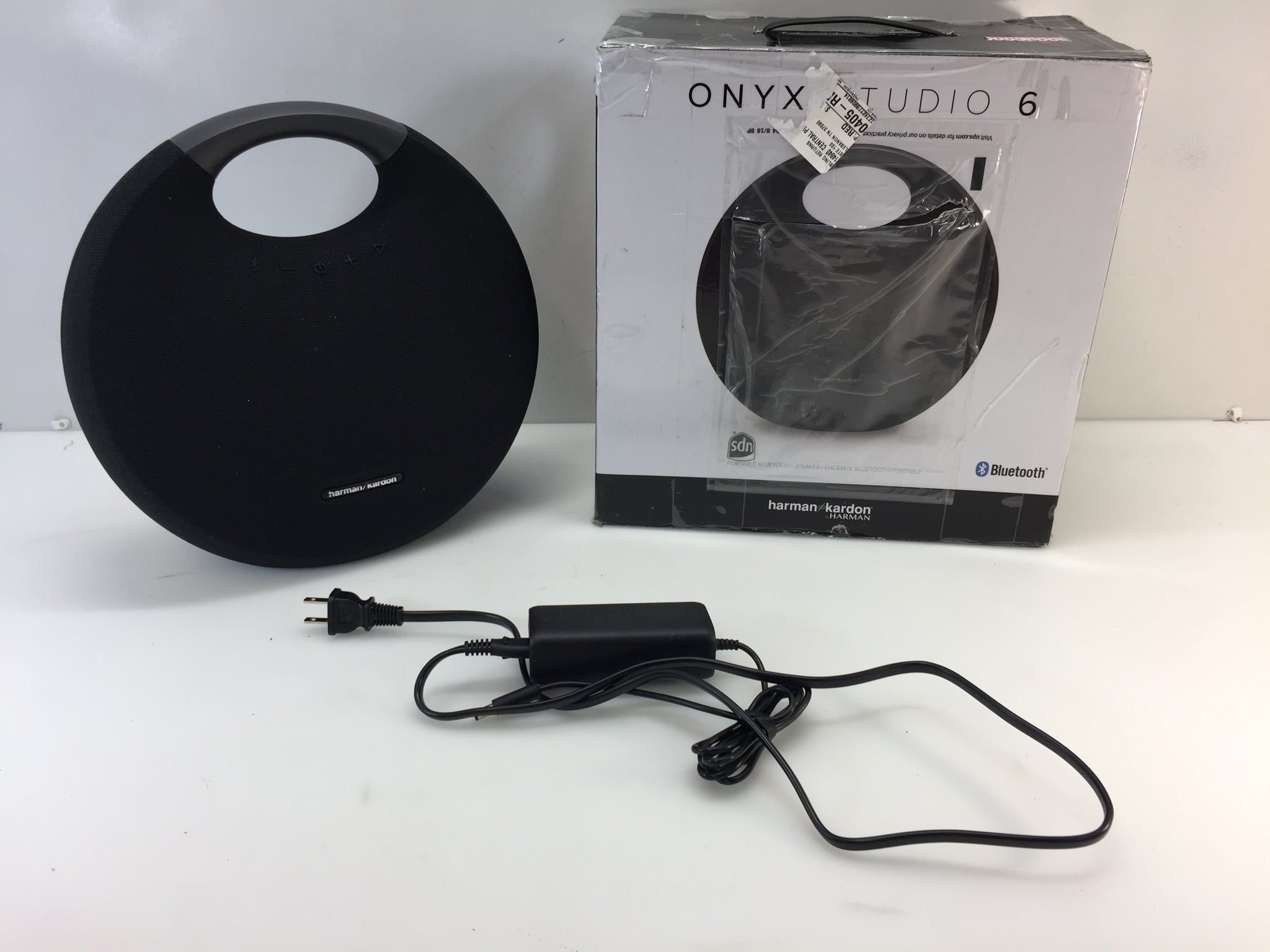Onyx Studio 6  Portable Bluetooth speaker