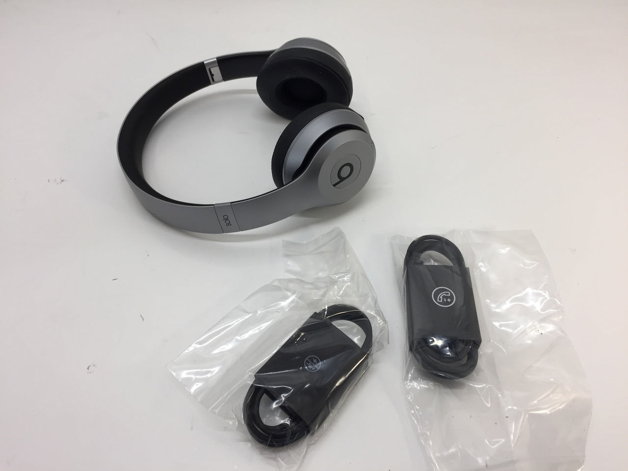 Beats by Dr. Dre Solo2 Wireless Over the Ear Headphones - Space