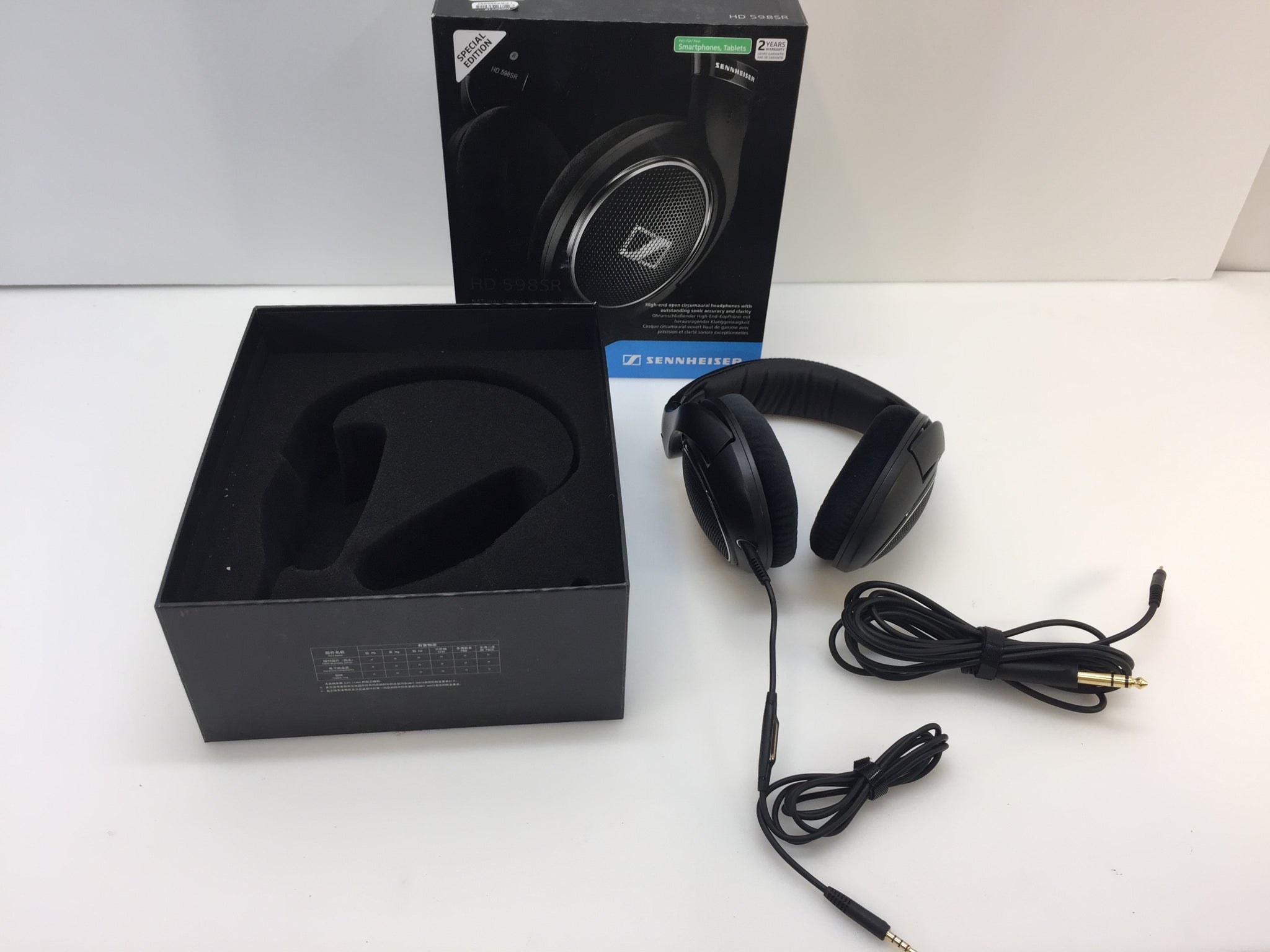 Sennheiser HD598 SR headphones hot