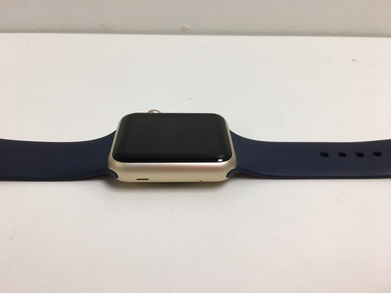 Apple Watch Series 1 WR IPX7 42mm Gold Aluminum Case Midnight Blue Spo NT Electronics LLC