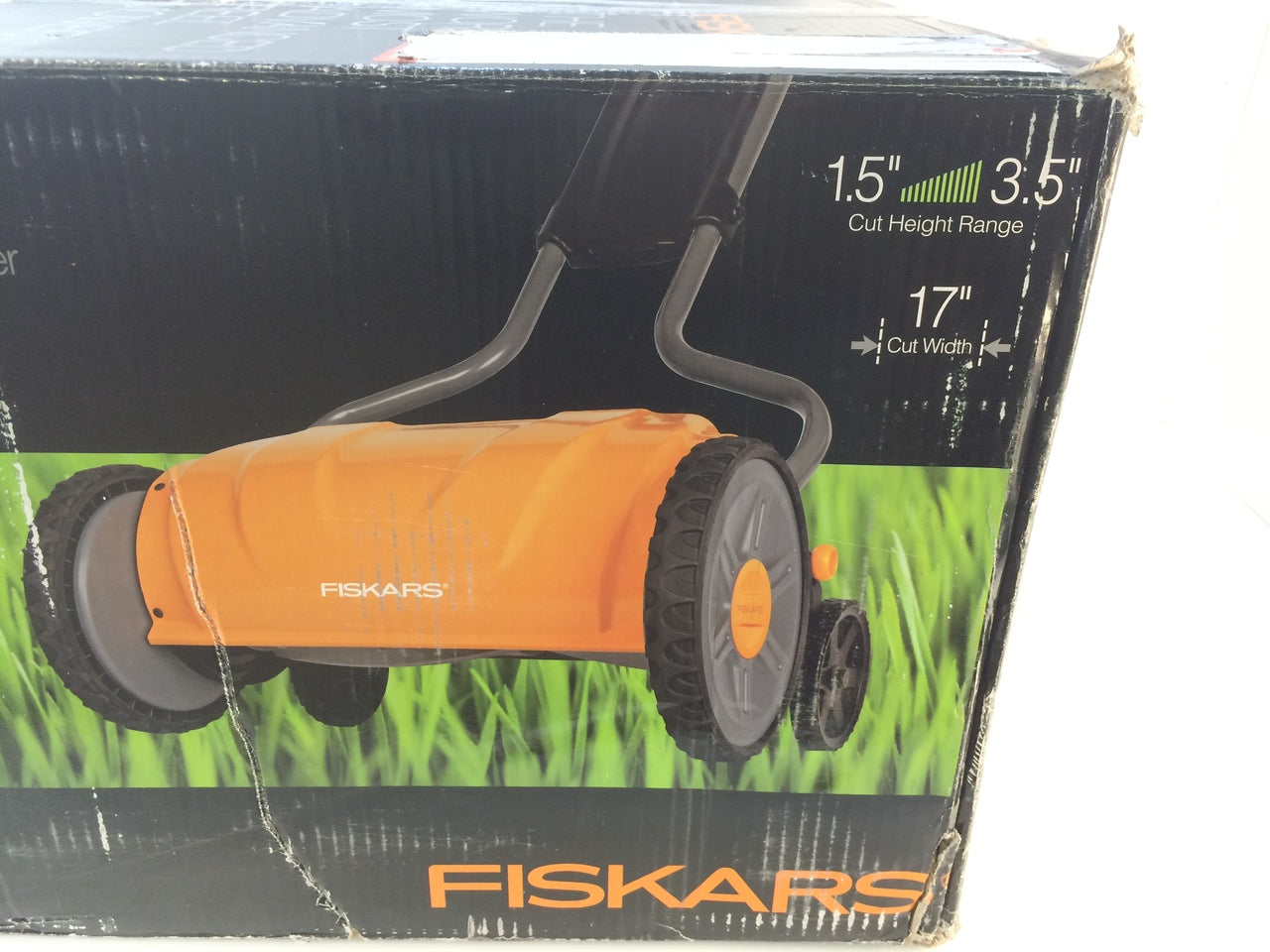 Fiskars 17 inch StaySharp Push Reel Lawn Mower (6208)
