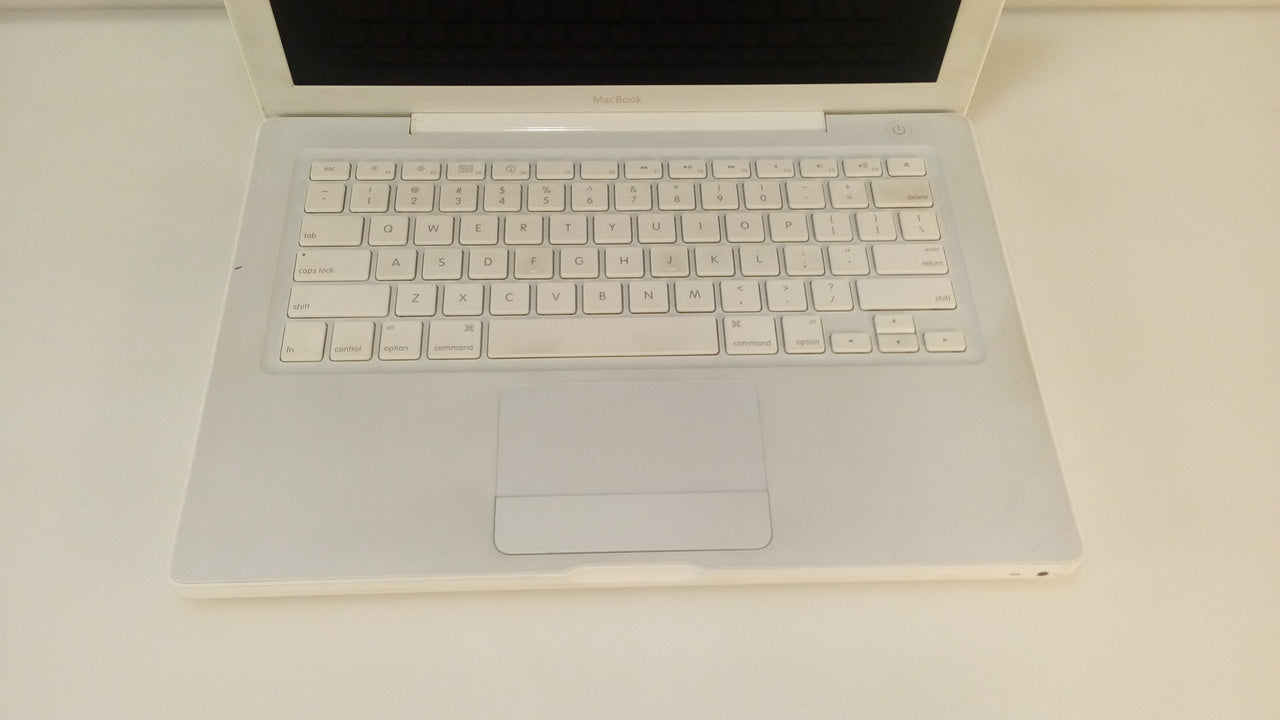 Outlets Apple macbook 2.1GHz 2GB 120GB HD