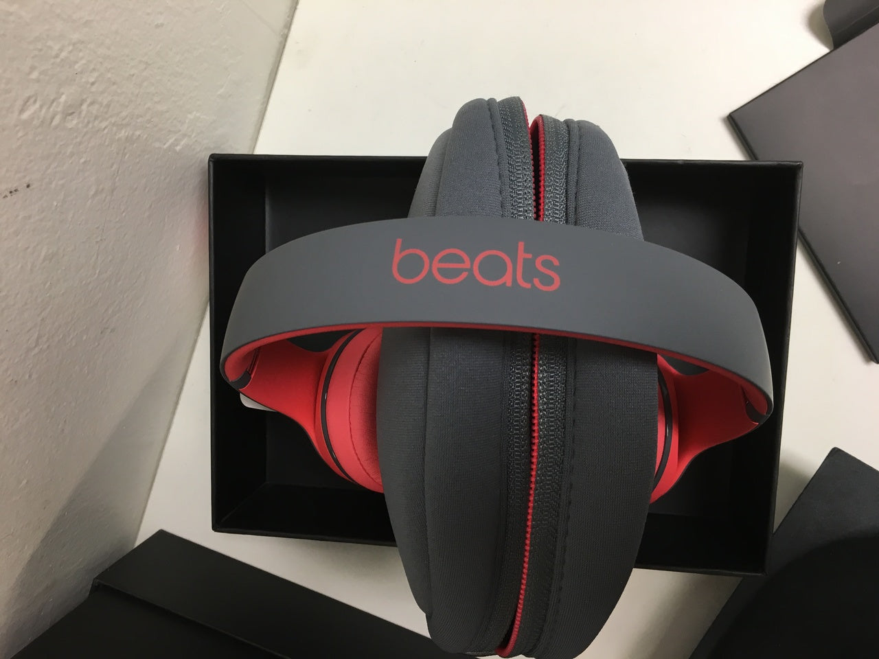 beats studio box red